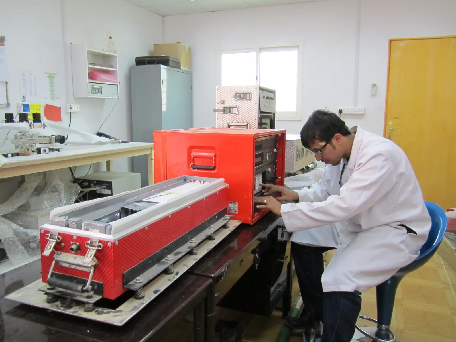 Engineer at the calibration and quality-control bench