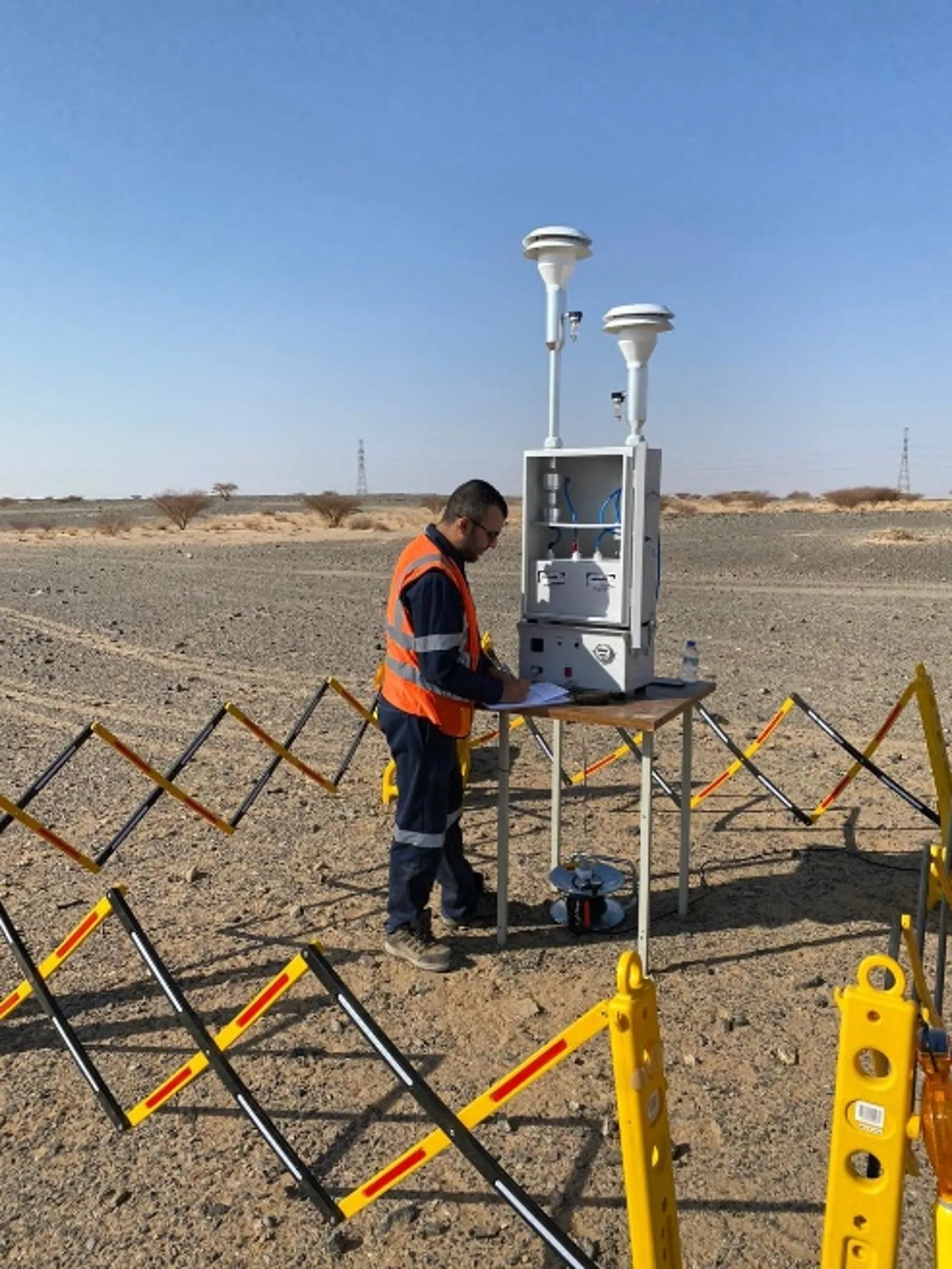 Field monitoring station